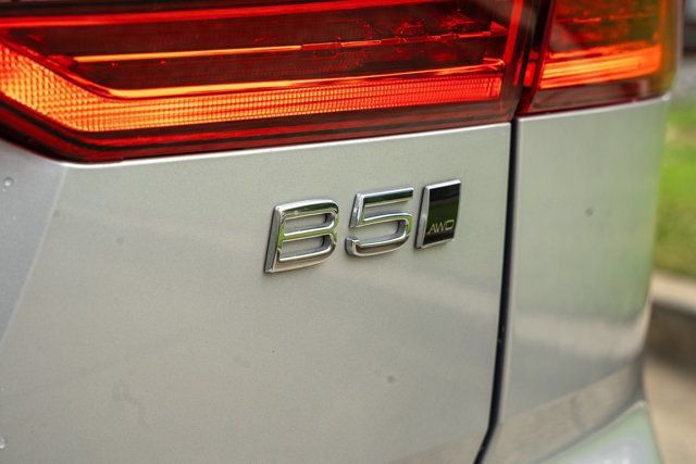 Used 2024 Volvo XC60 B5 Plus w/ Protection Package Premier AWD/4WD image 16
