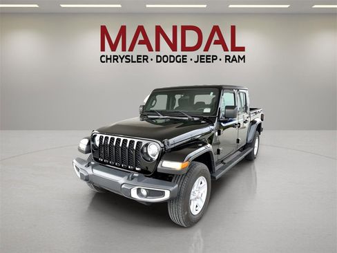 Used 2021 Jeep Gladiator Sport image 1