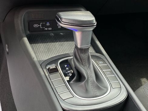 Used 2025 Hyundai Kona SEL FWD image 21