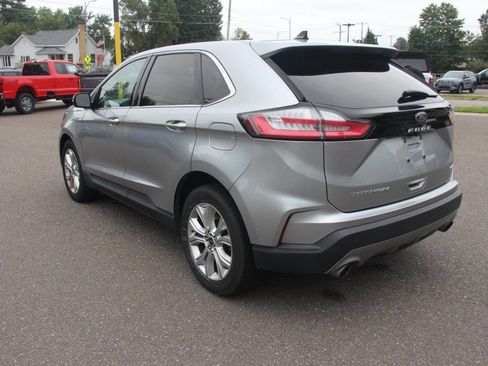 Certified 2022 Ford Edge Titanium image 8