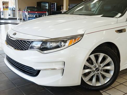 Used 2018 Kia Optima EX image 20
