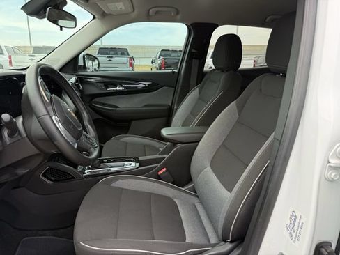 Certified 2024 Chevrolet TrailBlazer LT w/ LT Cold Weather Package FWD image 27