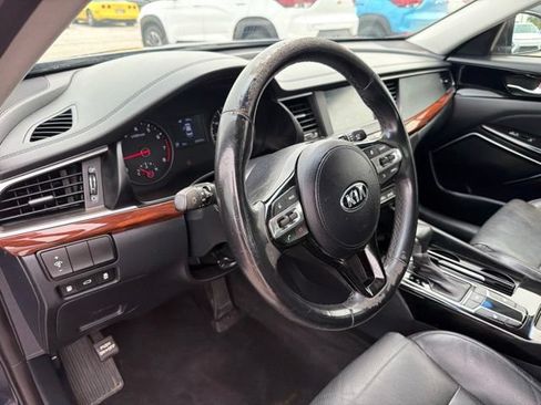 Used 2017 Kia Cadenza Premium FWD image 16