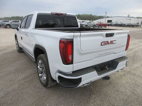 New 2026 GMC Sierra 1500 Denali w/ Denali Reserve Package AWD/4WD image 9