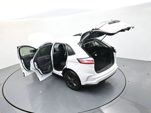 Used 2024 Ford Edge SE w/ Black Appearance Package image 36