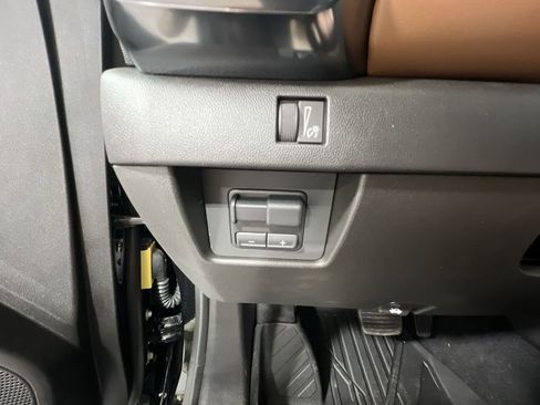 New 2025 GMC Canyon AT4 w/ Nightfall Edition image 18