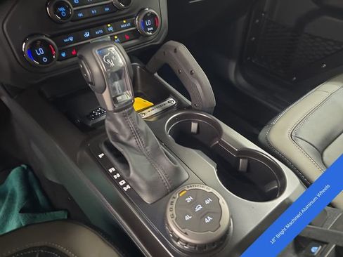 New 2026 Ford Bronco Outer Banks w/ Sasquatch Package AWD/4WD image 32