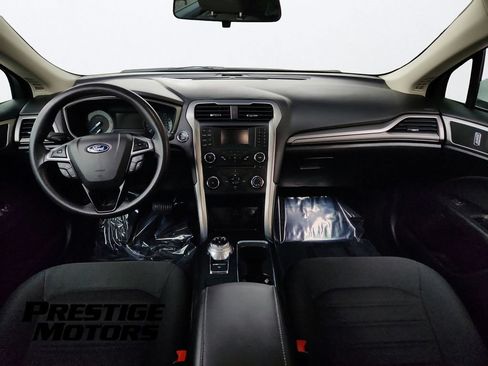 Used 2018 Ford Fusion SE FWD image 22