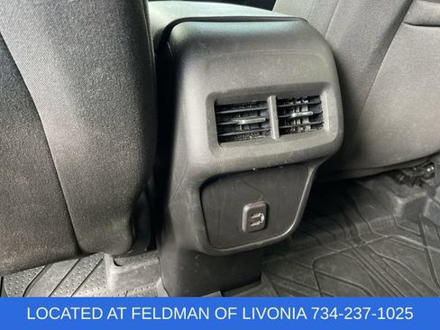 Used 2023 Chevrolet Equinox LT FWD image 20