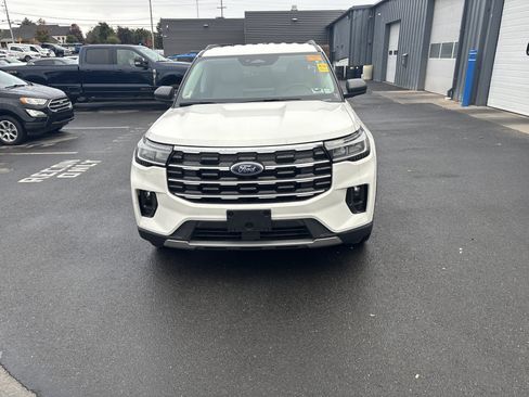 Used 2025 Ford Explorer Active w/ Active Comfort Package image 9