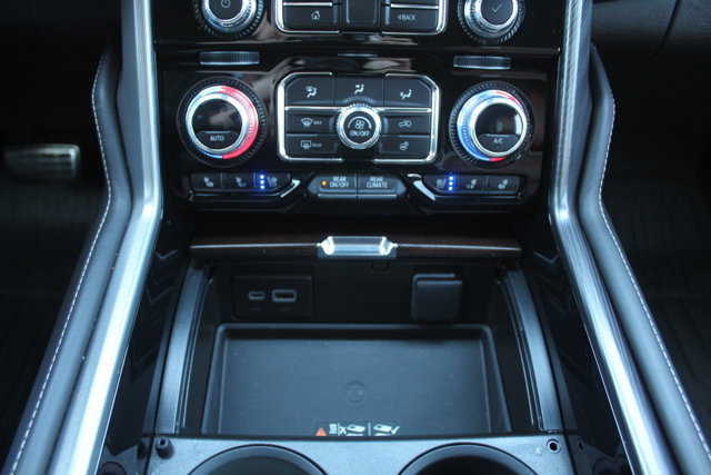 Used 2023 GMC Yukon XL Denali Ultimate w/ LPO, Floor Liner Package AWD/4WD image 34