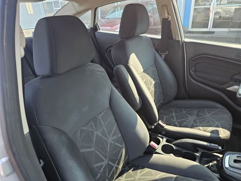 Used 2013 Ford Fiesta SE image 12