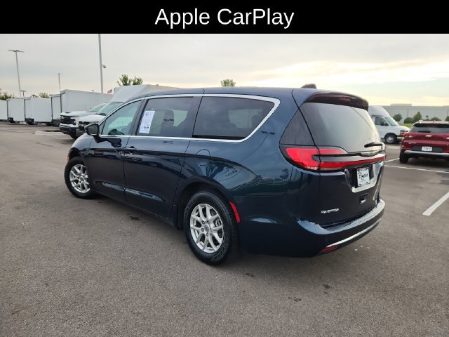 Used 2024 Chrysler Pacifica Touring FWD image 5