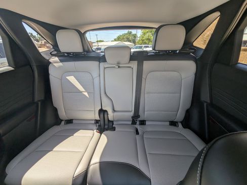 Used 2025 Ford Escape Platinum AWD/4WD image 30