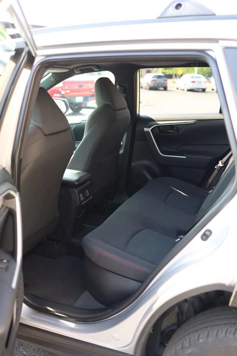 Used 2021 Toyota RAV4 SE w/ Weather & Moonroof Package AWD/4WD image 33