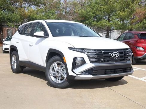 New 2026 Hyundai Tucson SE FWD image 2