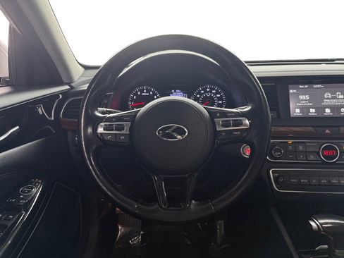 Used 2019 Kia Cadenza Premium image 10
