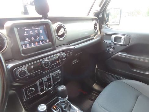 Used 2018 Jeep Wrangler Unlimited Sahara w/ Dual Top Group AWD/4WD image 36