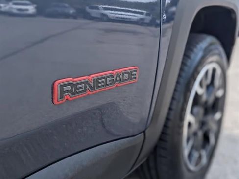 Used 2023 Jeep Renegade Trailhawk AWD/4WD image 14