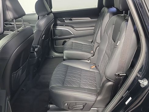 Used 2025 Kia Telluride SX X-Line AWD/4WD image 18