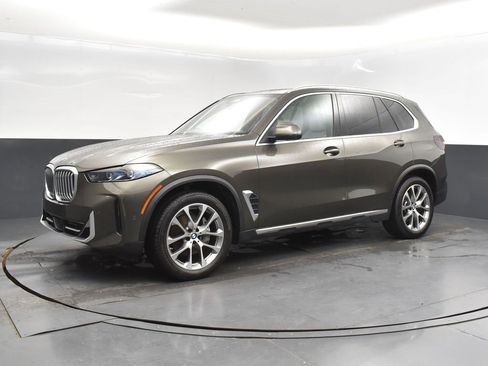 Certified 2025 BMW X5 xDrive40i w/ Premium Package image 1