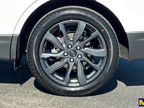 Used 2023 Chevrolet Equinox RS image 36