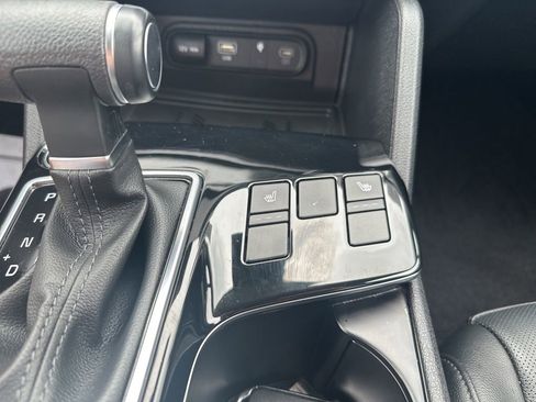 Used 2025 Kia Sportage EX FWD image 25