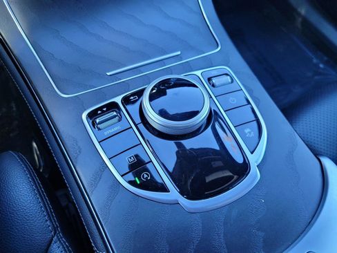 Used 2019 Mercedes-Benz GLC 300 image 25