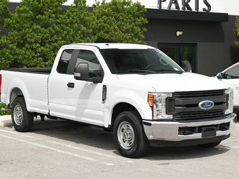 Used 2017 Ford F350 XL RWD image 3