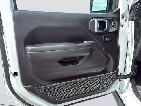 Certified 2025 Jeep Gladiator Sport AWD/4WD image 18