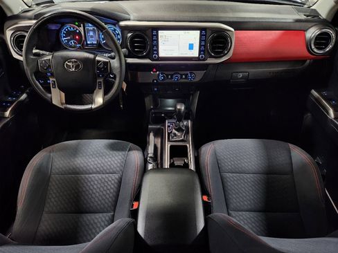 Used 2020 Toyota Tacoma SR5 RWD image 45