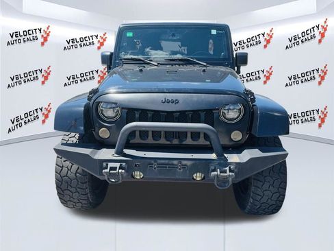 Used 2014 Jeep Wrangler Unlimited Sahara w/ Connectivity Group AWD/4WD image 8