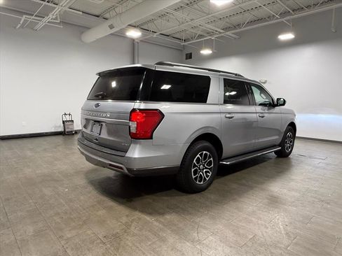 Used 2023 Ford Expedition Max XLT image 4