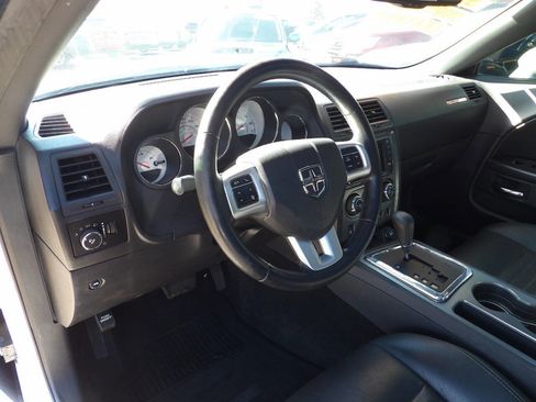 Used 2011 Dodge Challenger R/T image 11