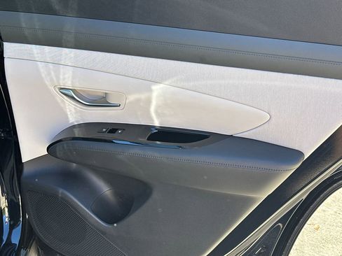 New 2025 Hyundai Tucson Limited image 16
