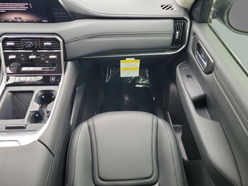 New 2026 Nissan Armada SV image 13