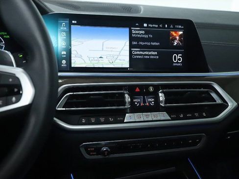 Certified 2022 BMW X5 xDrive45e w/ M Sport Package image 29