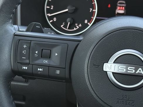Used 2024 Nissan Rogue SV w/ SV Premium Package FWD image 13