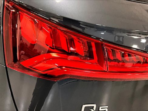 Used 2020 Audi Q5 2.0T Premium image 28
