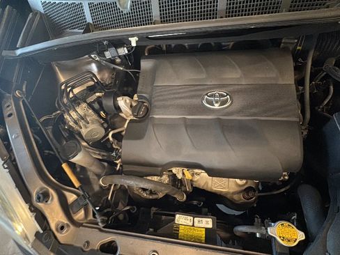 Used 2014 Toyota Sienna XLE w/ XLE Premium Package FWD image 41