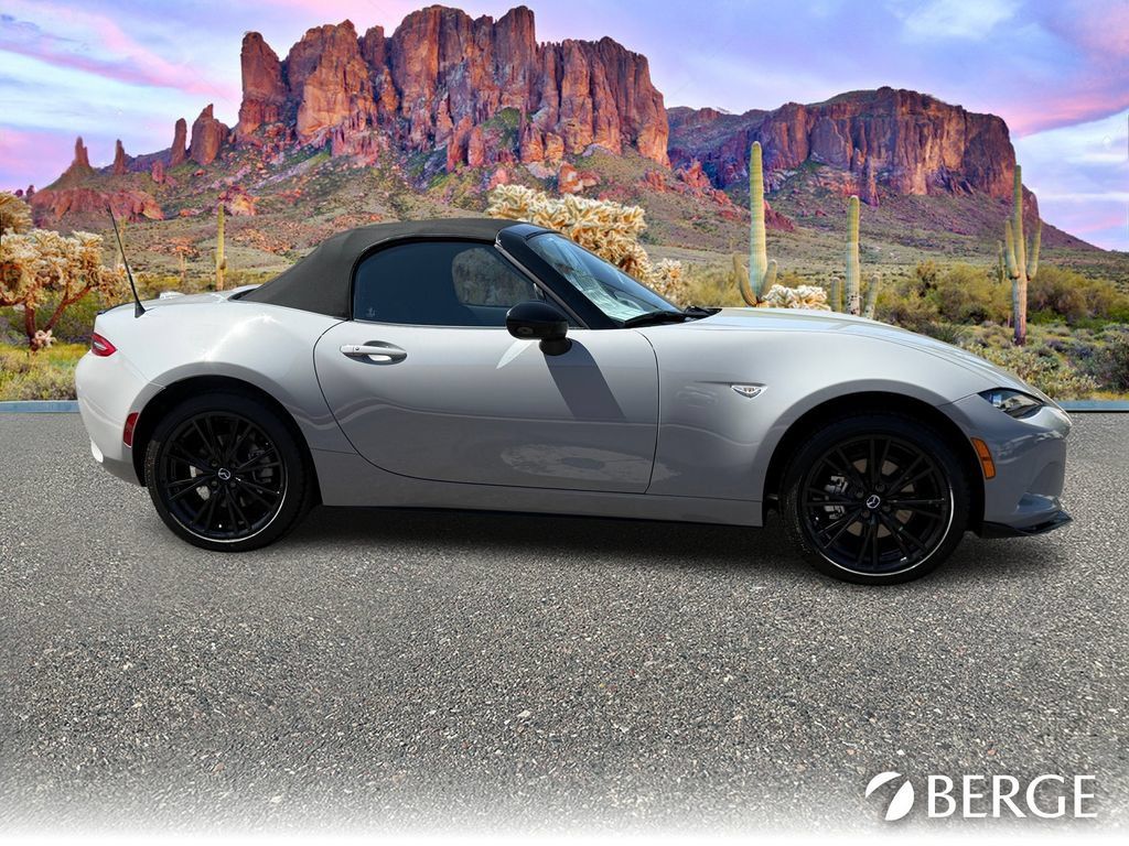 New 2026 MAZDA MX-5 Miata Club w/ Weather Package RWD image 9