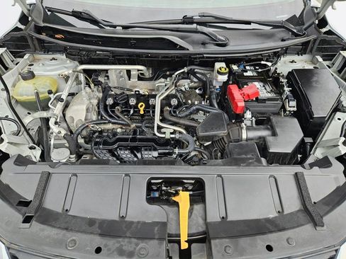 Used 2021 Nissan Rogue SV image 32