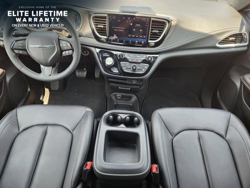 Used 2026 Chrysler Pacifica Select w/ S Appearance Package FWD image 23