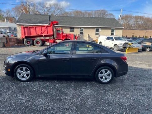 Used 2016 Chevrolet Cruze LT FWD image 3