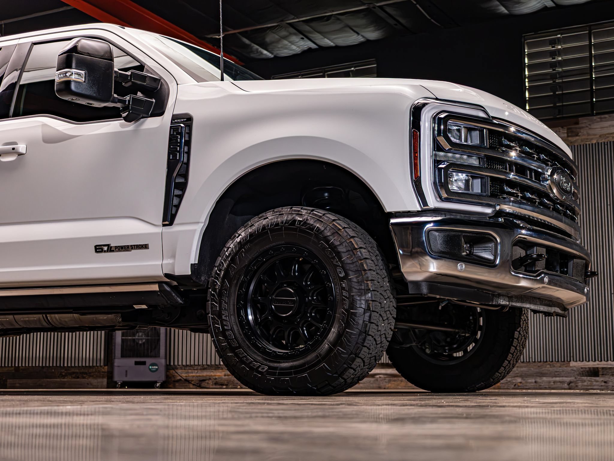 Used 2025 Ford F350 Lariat w/ Lariat Ultimate Package AWD/4WD image 11