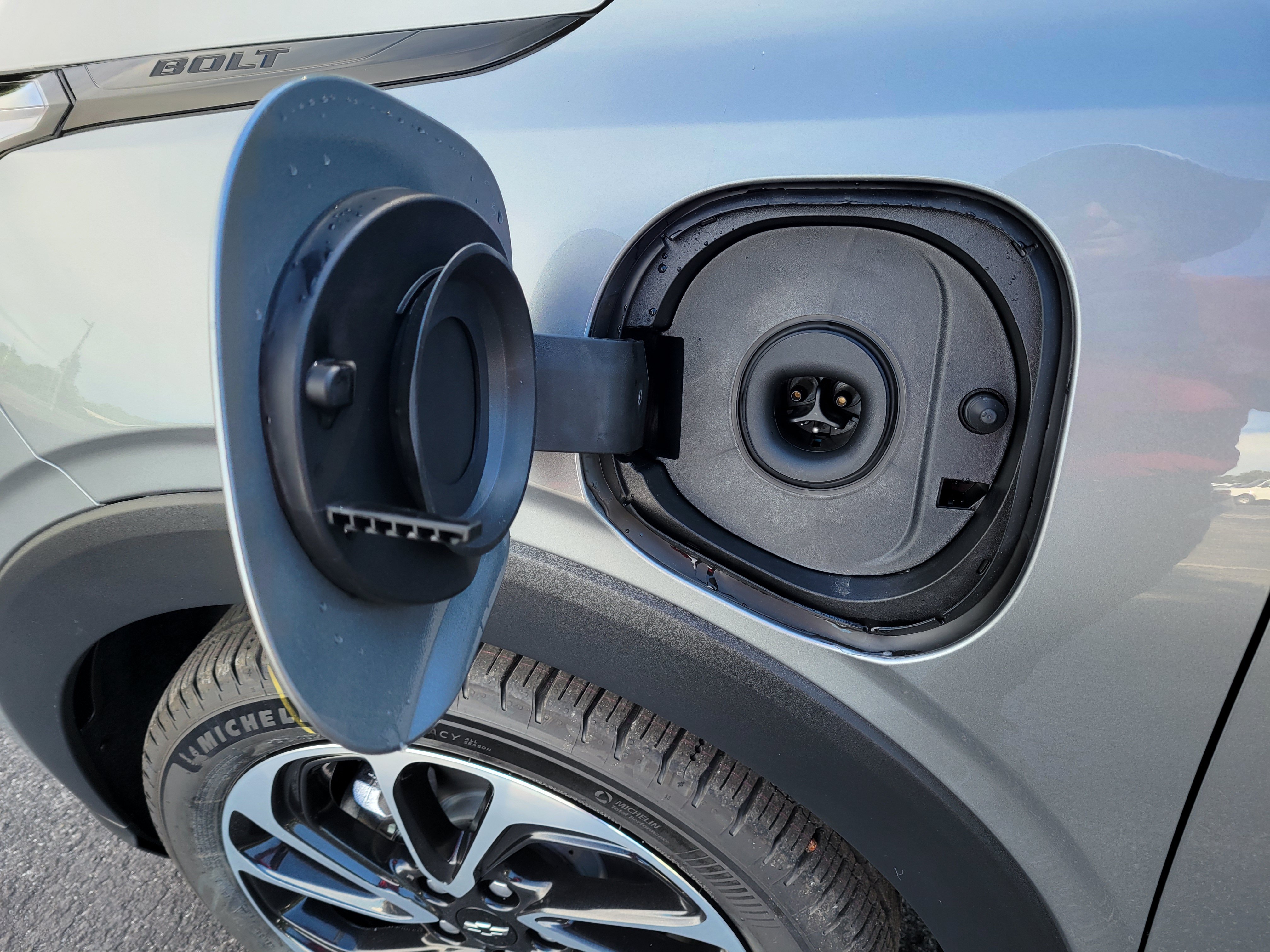 New 2027 Chevrolet Bolt LT w/ Super Cruise Package FWD image 12