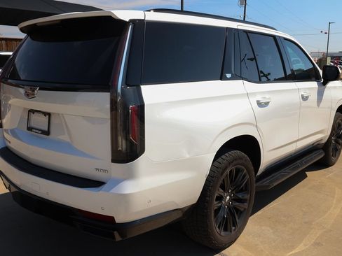 Used 2022 Cadillac Escalade Sport Platinum w/ Heavy-Duty Trailer Package AWD/4WD image 5