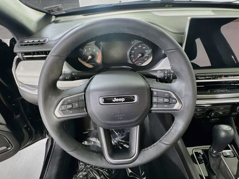 Used 2023 Jeep Compass Limited w/ Sun and Sound Group AWD/4WD image 11