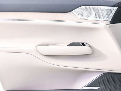 Certified 2025 Volvo EX90 Ultra image 8