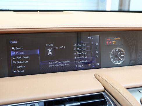 Used 2019 Lexus LC 500 Coupe w/ Performance Package RWD image 23